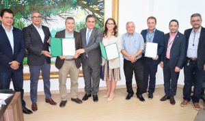 Imagem da notícia - PGE-AM assina acordo com a UEA para a realização de curso de pós-graduação em Gestão Pública