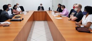 Imagem da notícia - PGE-AM atua na mediação de acordo de regularização fundiária na APA da Caverna do Maroaga entre empresa madeireira e agricultores rurais de Presidente Figueiredo