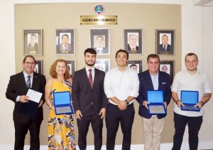Imagem da notícia - Procuradores aposentados da PGE-AM recebem homenagem da Apeam
