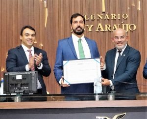 Imagem da notícia - Procurador da PGE-AM, Ticiano Alves, recebe título de Cidadão do Amazonas da Aleam