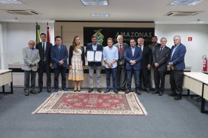 Imagem da notícia - Governador sanciona lei que possibilita regularização de contribuintes inscritos em dívida ativa com o Estado