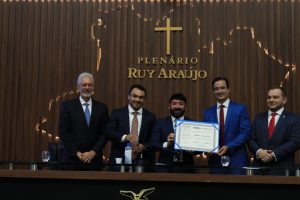 Imagem da notícia - Subprocurador-geral adjunto do Estado recebe o Título de Cidadão do Amazonas