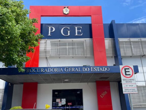 PGE-AM alerta para golpes com uso indevido de membros da instituição